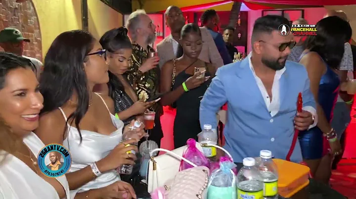 Universe boss Chris Gayle Dancing, Tanto Blacks, 4...