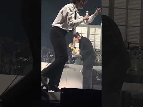 give yourself a try - the 1975 @ moda center portland oregon 12/1/22
