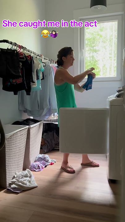 Mom thinks she’s a K-pop star 😂 #youtubeshorts #spy #kpopdemonhunters