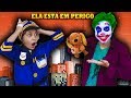 CRIANÇA Finge Brincar Ser POLICIAL E PRENDE CORINGA - KIDS PRETEND PLAY WITH POLICE COSTUME