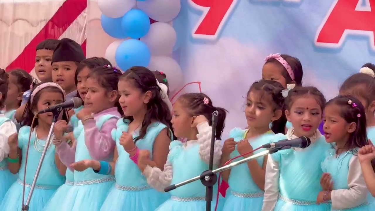 Aayansha sing a song 