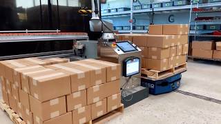 AMR / AGV Working With a Collaborative Robot Palletizer | Cobot | ONExia Inc