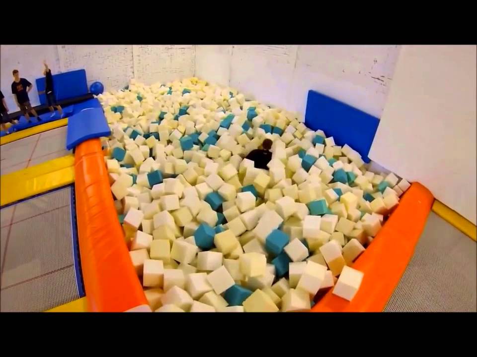 Занятия в батутном зале «Неботут»