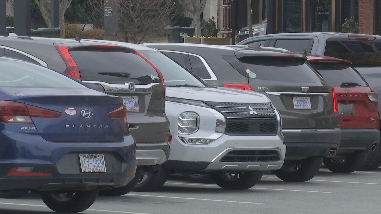 Back-in parking now illegal in downtown Hickory | WSOC-TV