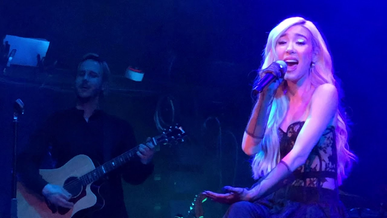Tiffany Young Runaway + Lips on Lips Mini-Tour in New York 03/06/19