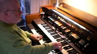 Mike Reed plays 'Country Roads' on the Hammond Organ