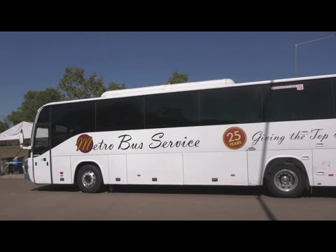 First busloads of repatriated Australians from India arrive at Howard Springs