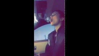 Kylie Jenner - Vaper