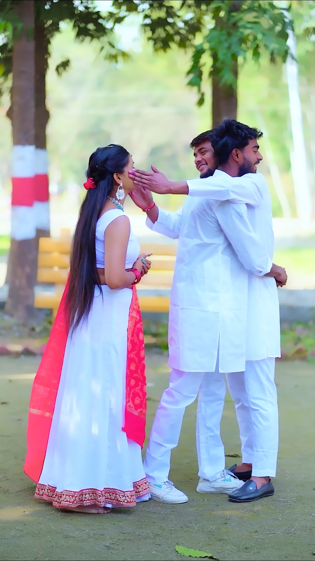Holi me bhatar aba tare