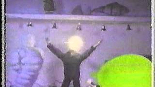 Video thumbnail of "Robyn Hitchcock - Balloon Man"