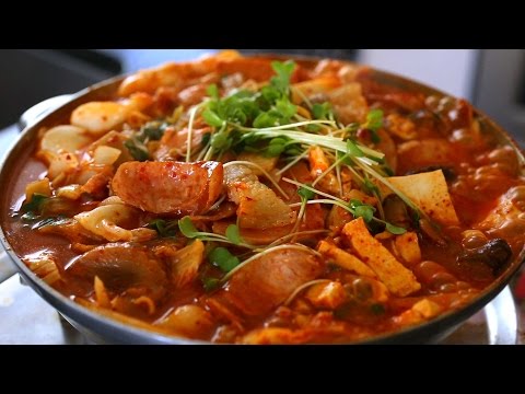 army-base-stew-(budae-jjigae:-부대찌개)