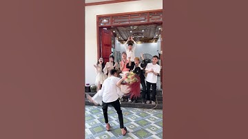 Đám cưới Hoàng Mô Bi