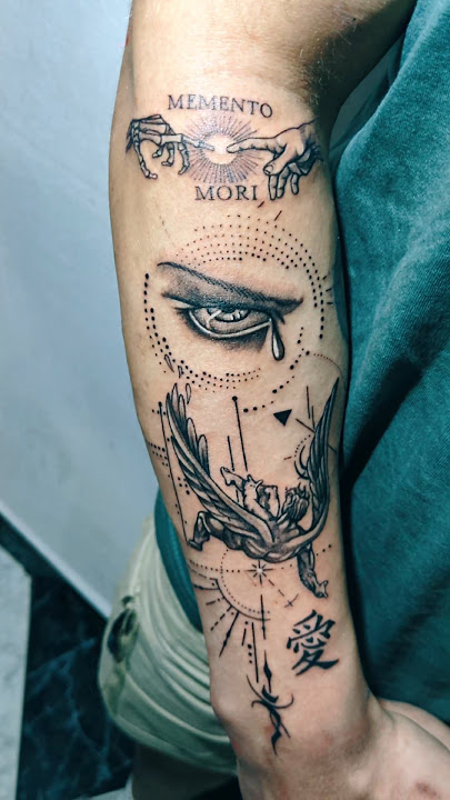 puedes enviarme el diseño que te gustaría hacerte al Instagram para hablarlo #madrid #tattoo #tatto