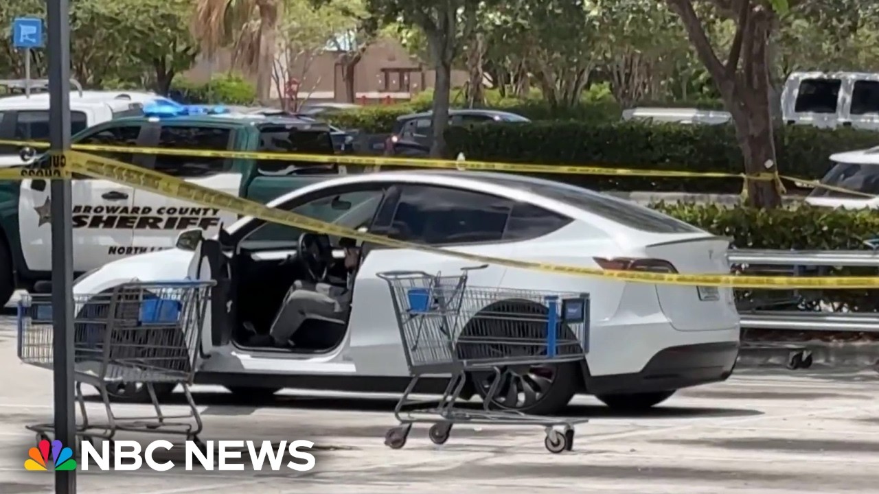 Man fatally shot outside Florida Walmart after dispute over parking space