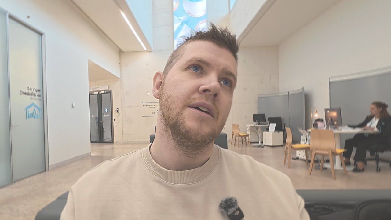 Жду в очередях, пью кофе, ною как дед