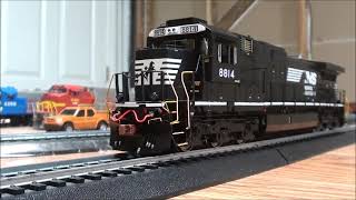 Review: ScaleTrains GE Dash 9 (NS C40-9 Horsehead Scheme)