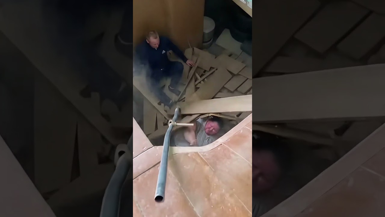 ОНА ПРОЛОМИЛА ПОЛ 😱 Самый жесткий провал 300 кг Провалились в подвал