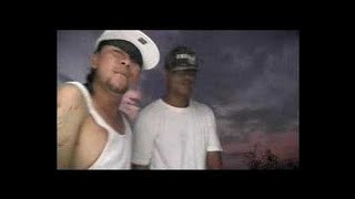 Download Lagu APING - ជីវិតលើបឹងកំុប្លោក - Chivit leu Boeung komplhaok [Club Mix] MP3