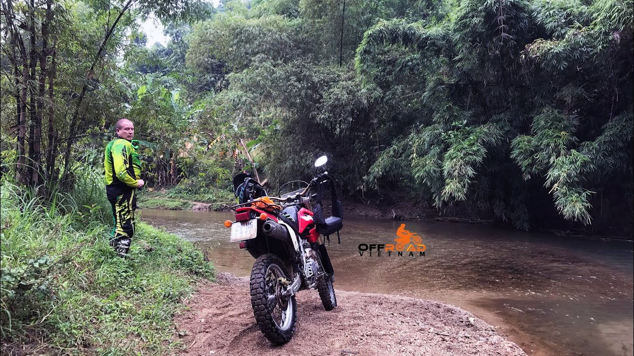 Stream Crossing On Honda XR150/250 Vietnam Motorbiking Adventures | OffroadVietnam.Com