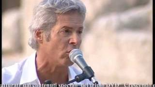 Vignette de la vidéo "CLAUDIO BAGLIONI - Acqua dalla luna - Siracusa 2004 (2 of 11) HD"