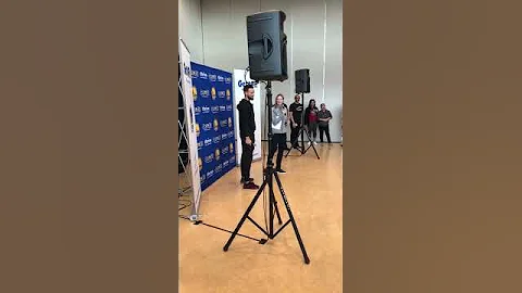 Steph Curry visits Emeryville school