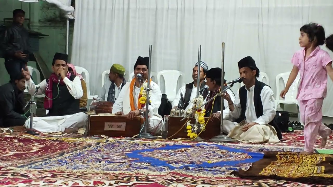 Aisi poshak mere yaar ne pahnai hai 