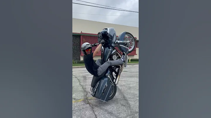 How to wheelie a Harley Davidson  Road Glide wheelie