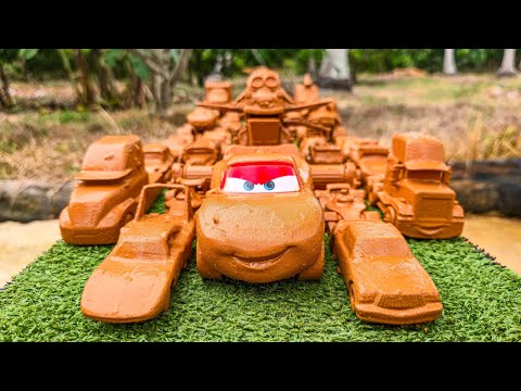 Muddy toy car convoys falls into the water & Clean up Disney Pixar car