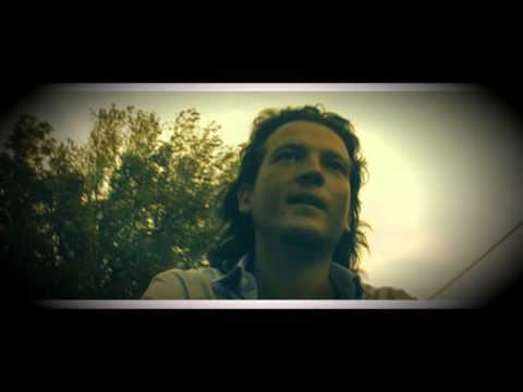 DINO KULENOVIC - JA SAM PJESNIK ROMANTICAN (OFFICIAL VIDEO) 2010