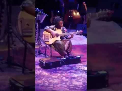 Blue - solo guitar & orchestral arrangement (Joni Mitchell Cover) l Yasmin Williams