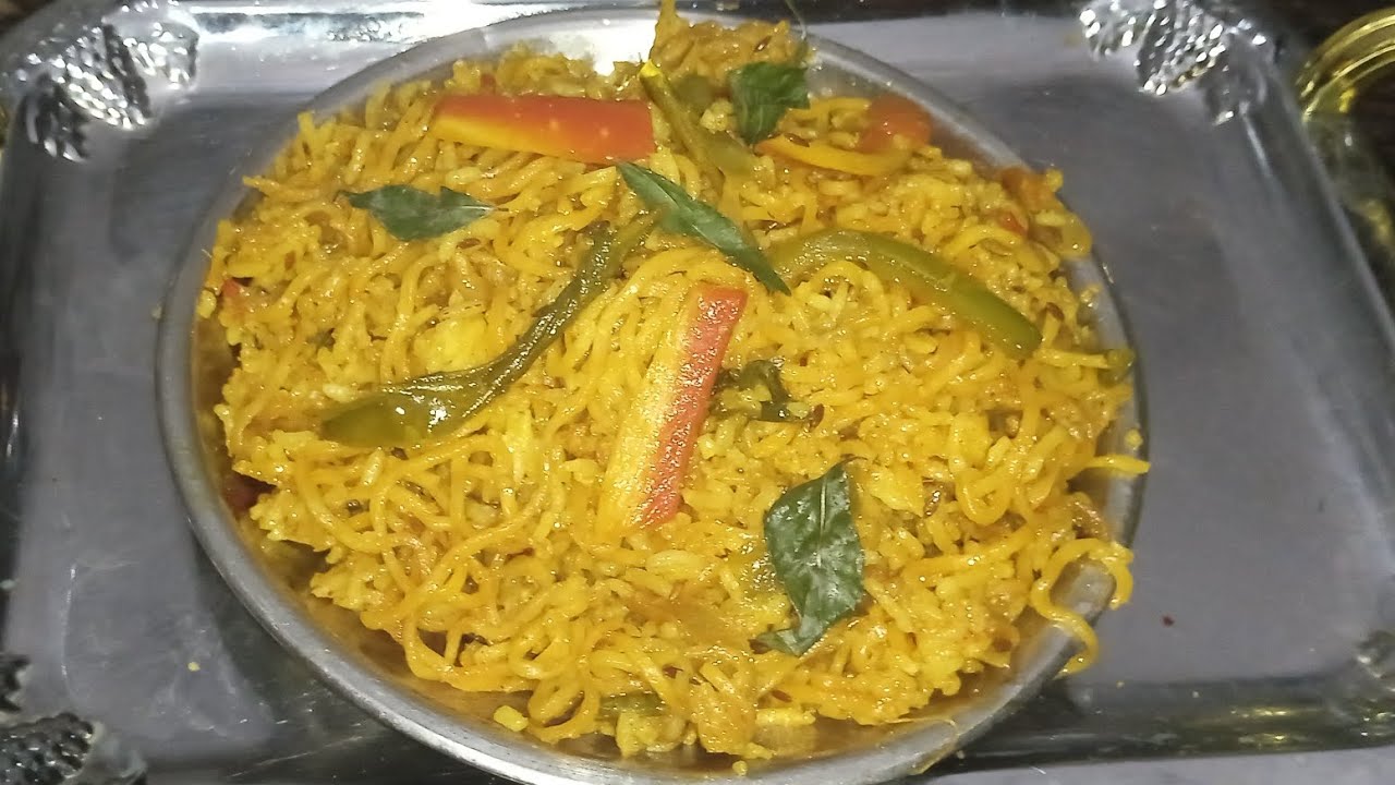 Tarah Rice Maggi fried rice bilkul naye style mein iss tarah se fried rice aapne ...