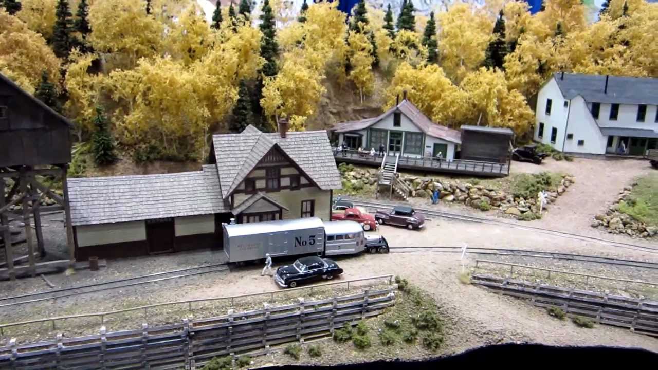 Small HOn3 Layout at the Carstens Booth - NMRA X2011 - YouTube