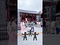 浅草の雷門前で3人で踊っていたら……