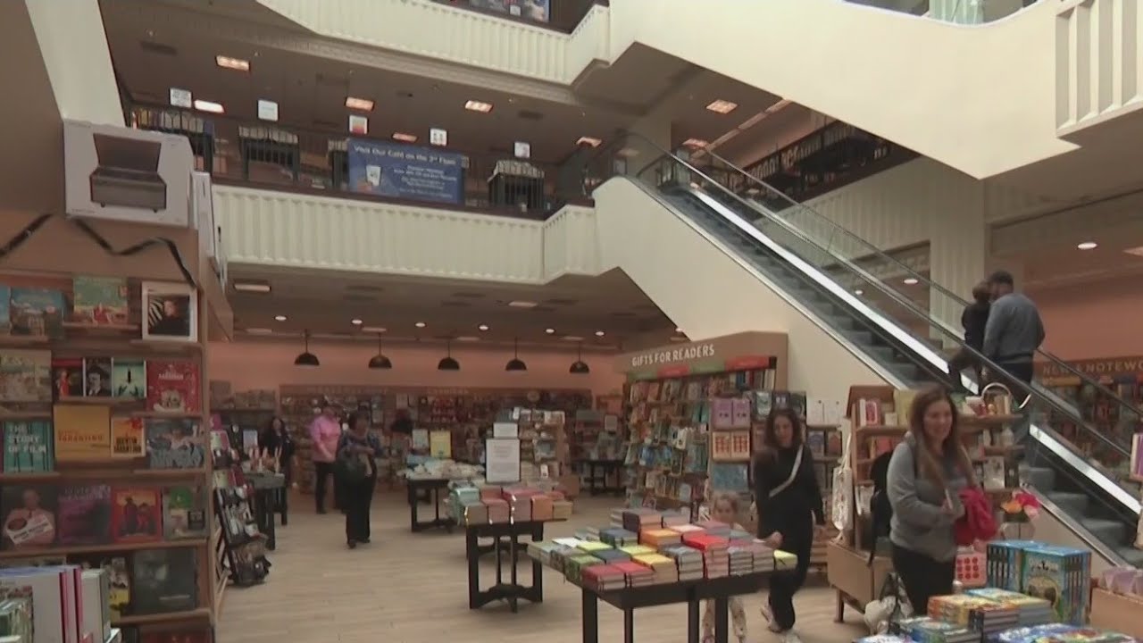 Lloyd Center’s Barnes & Noble will shutter ahead of Portland mall’s closure