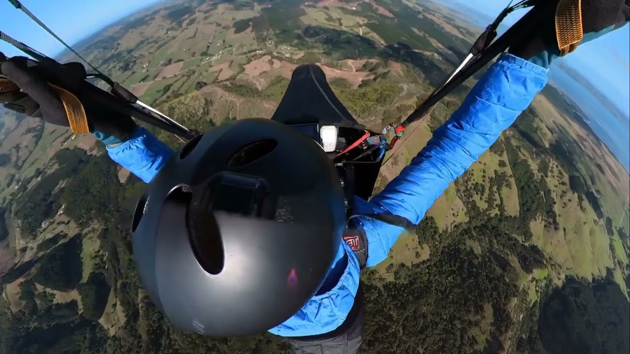 Bridge's hill paragliding