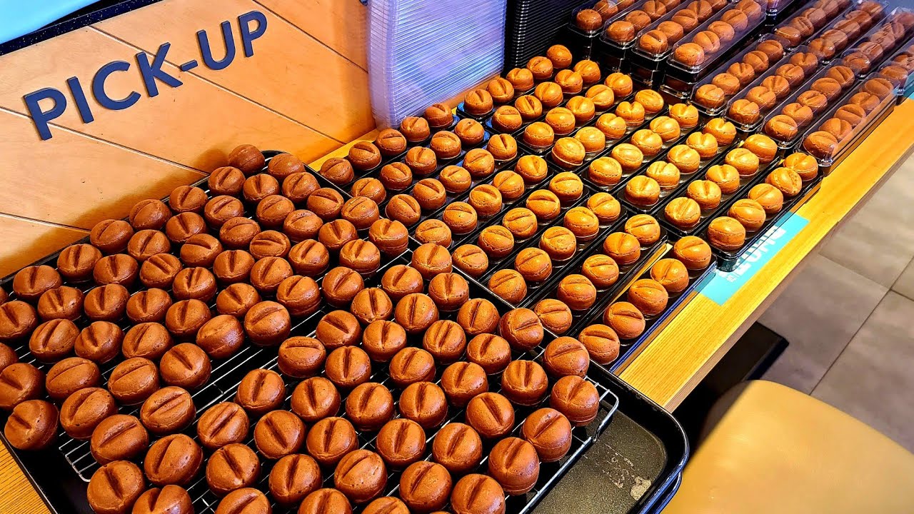 강릉커피콩빵 Making coffee bean bread by magicians korean street food YouTube