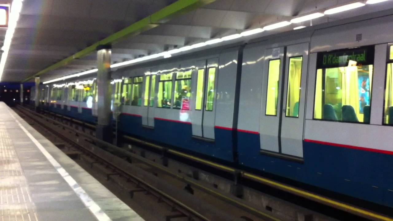 RET Metro Type R & B op Zuidplein Rotterdam