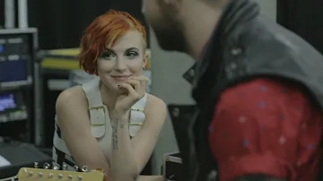 Paramore: Daydreaming [OFFICIAL VIDEO]