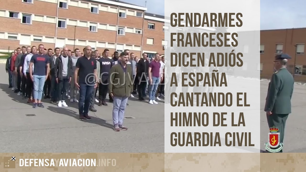 Gendarmes franceses dicen adiós a España cantando el Himno de la Guardia Civil