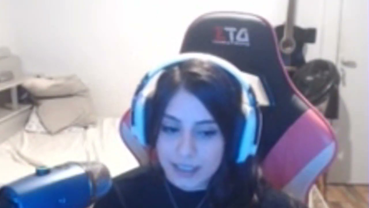 Tribo Gaules - Yayah desabafou sobre o namoro com o Lindinho - Cortes Virais