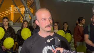 Γιώργος Χατζηκυριακίδης Κίτρινα μπαλόνια στον ουρανό της Θεσσαλονίκης για τις 353.000 ψυχές