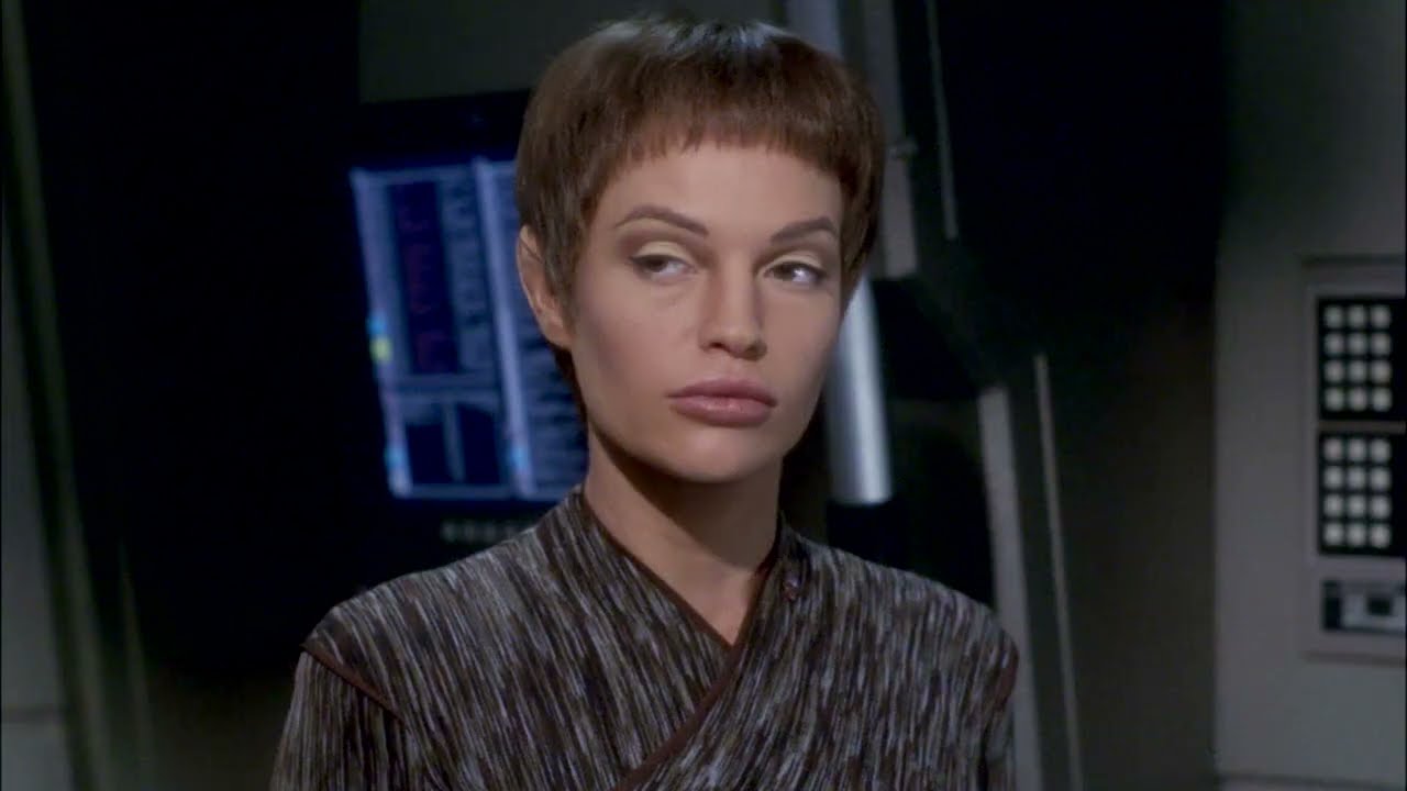 T'pol describes the Earth ship ECS Fortunate