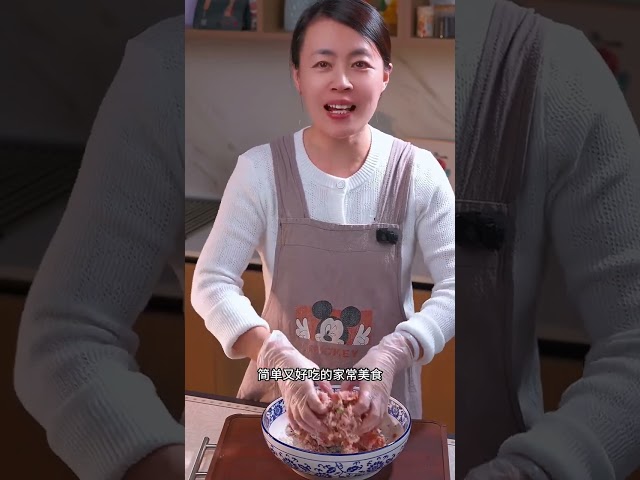 把糯米放进肉馅里，出锅就是一道非常好吃的经典美食，软糯咸香，超级好吃！#糯米小肉丸#美食