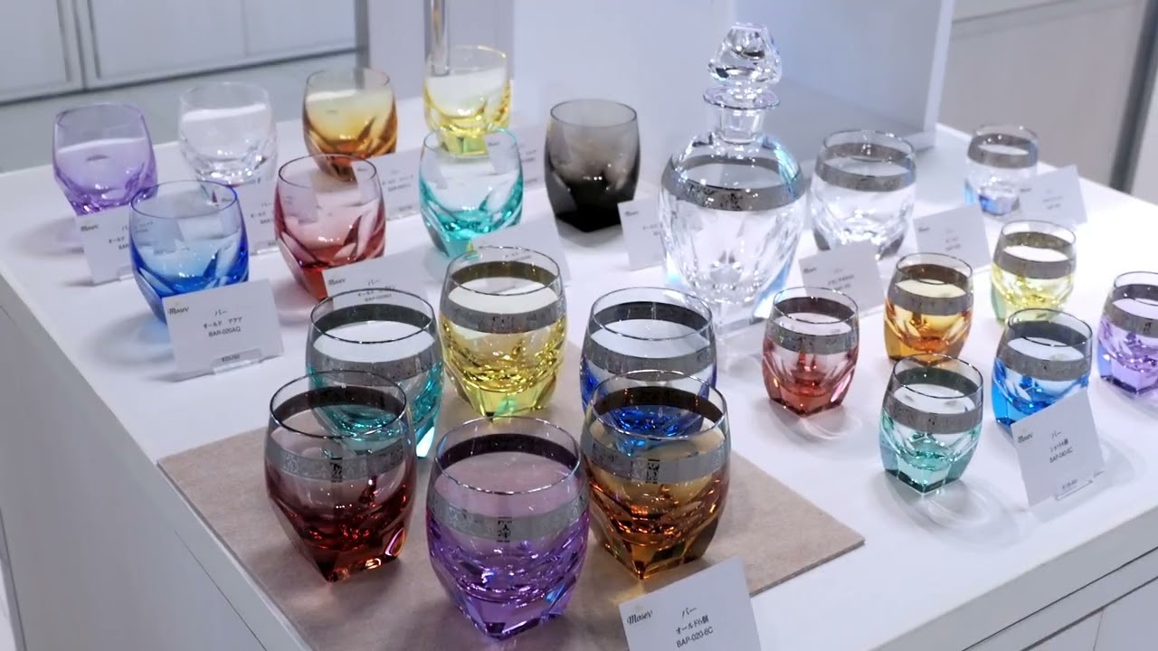 チェコ ガラス・宝飾展 キラキラと輝く ボヘミアガーネット と