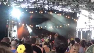 ZZ Ward - Move Like U Stole It (Live)