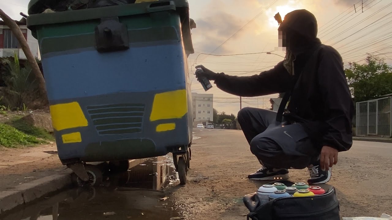 Graffiti Vandal - Lixeira Pública