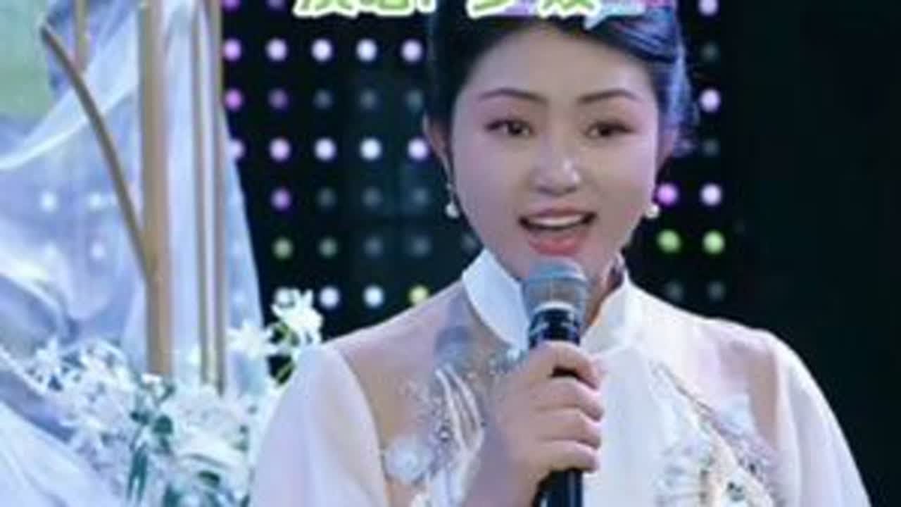 好歌分享：《亲吻祖国》——罗姣。