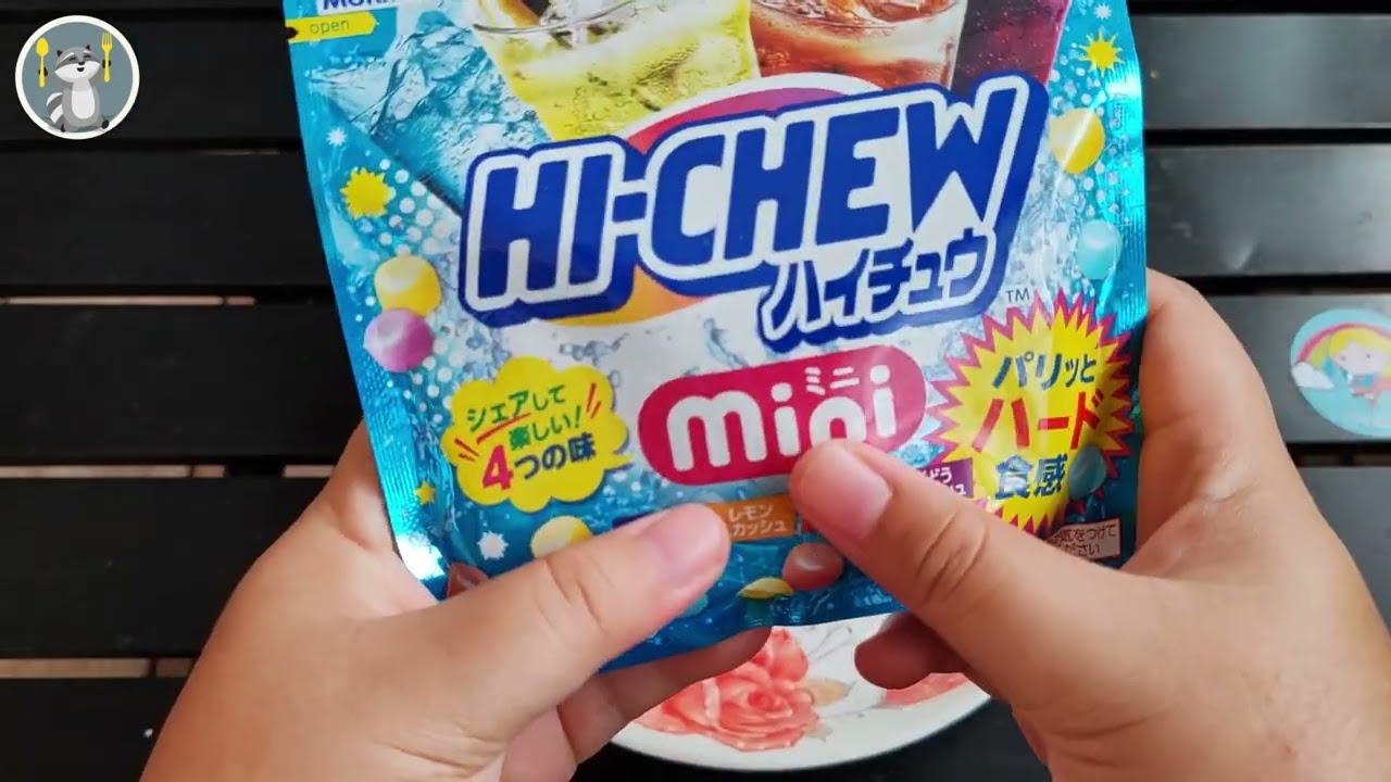 Trying 6 Japanese candy. This is sooo sourrrr 😖
