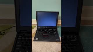 IBM ThinkPad iSeries i1260 (2000) Startup