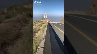 سائق سعودي وفولفو زاهد في طلوع عقبة جنوب السعوديه